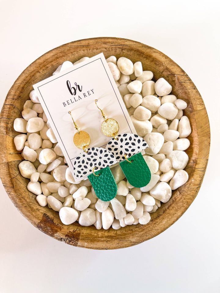 The Maren leather earring {green}