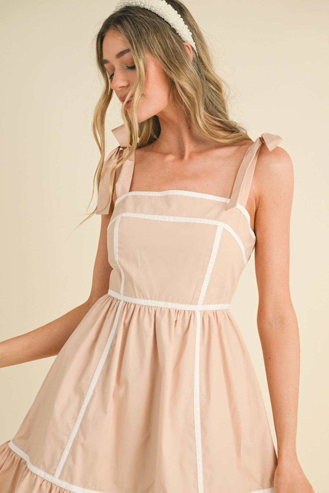 CONTRAST BINDING MINI DRESS