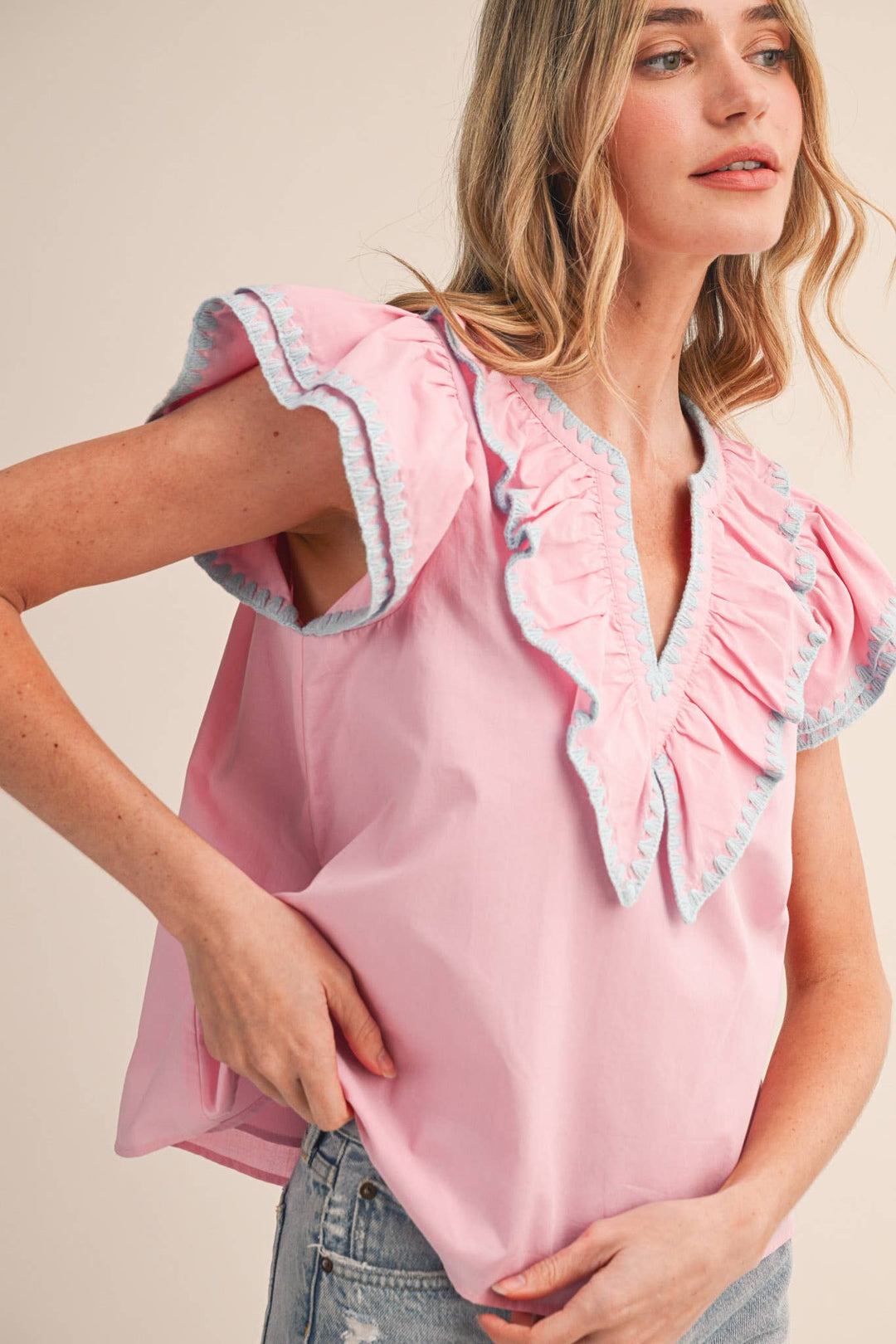 TRIANGLE STITCH RUFFLED TOP