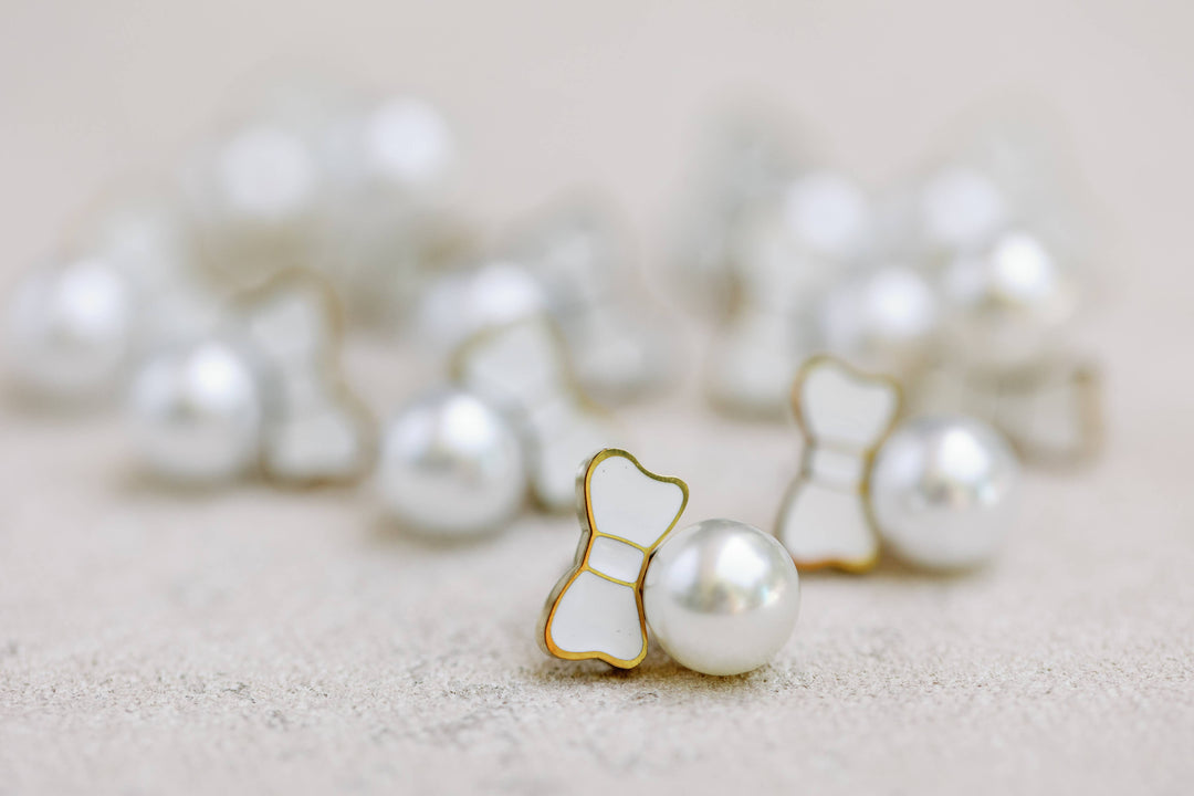 Tuxedo Bow Mini Pearl Stud