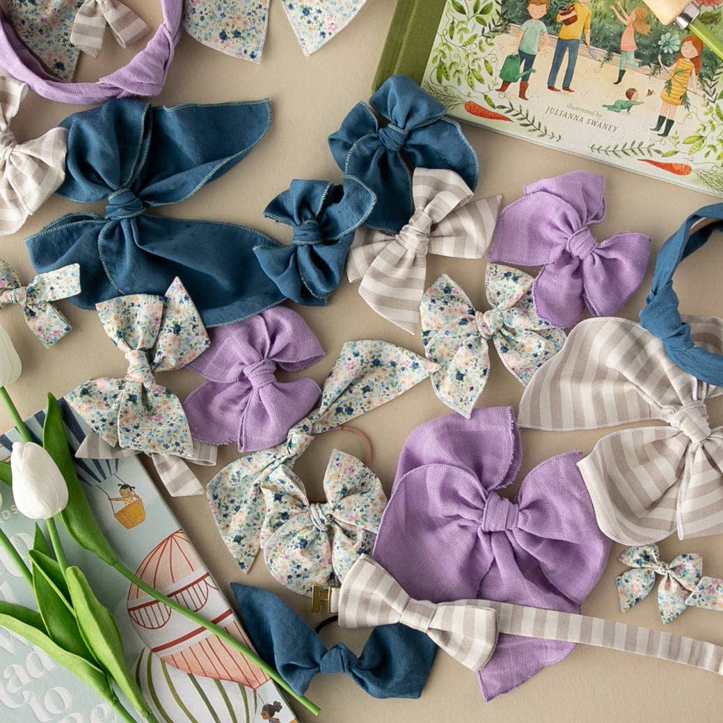 Latte Stripe Mini Piggy Bow: Nylon Headband