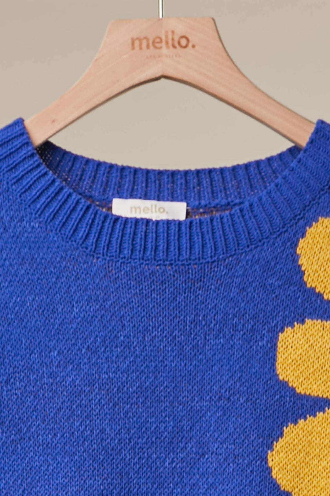 Floral Daisy Design Knit Sweater